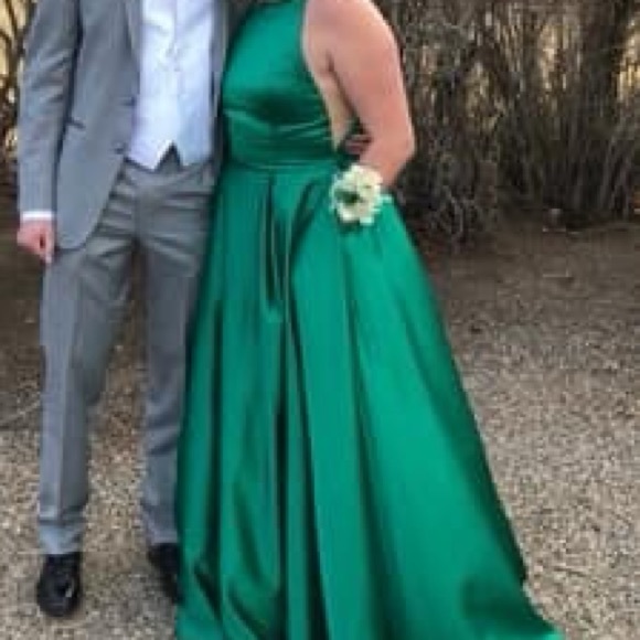 Two-Piece Sherri Hill Prom dress! - Picture 4 of 4